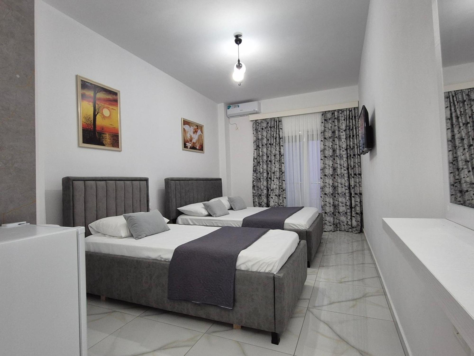 Villa Marsal Sarandë Exteriör bild