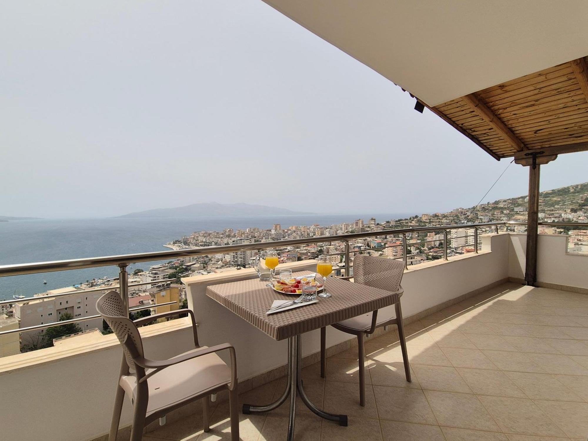 Villa Marsal Sarandë Exteriör bild
