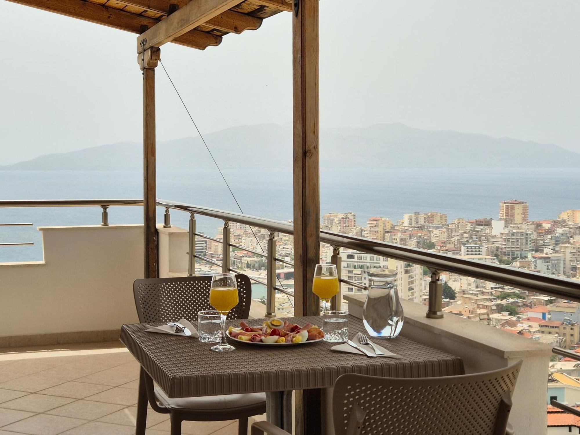 Villa Marsal Sarandë Exteriör bild