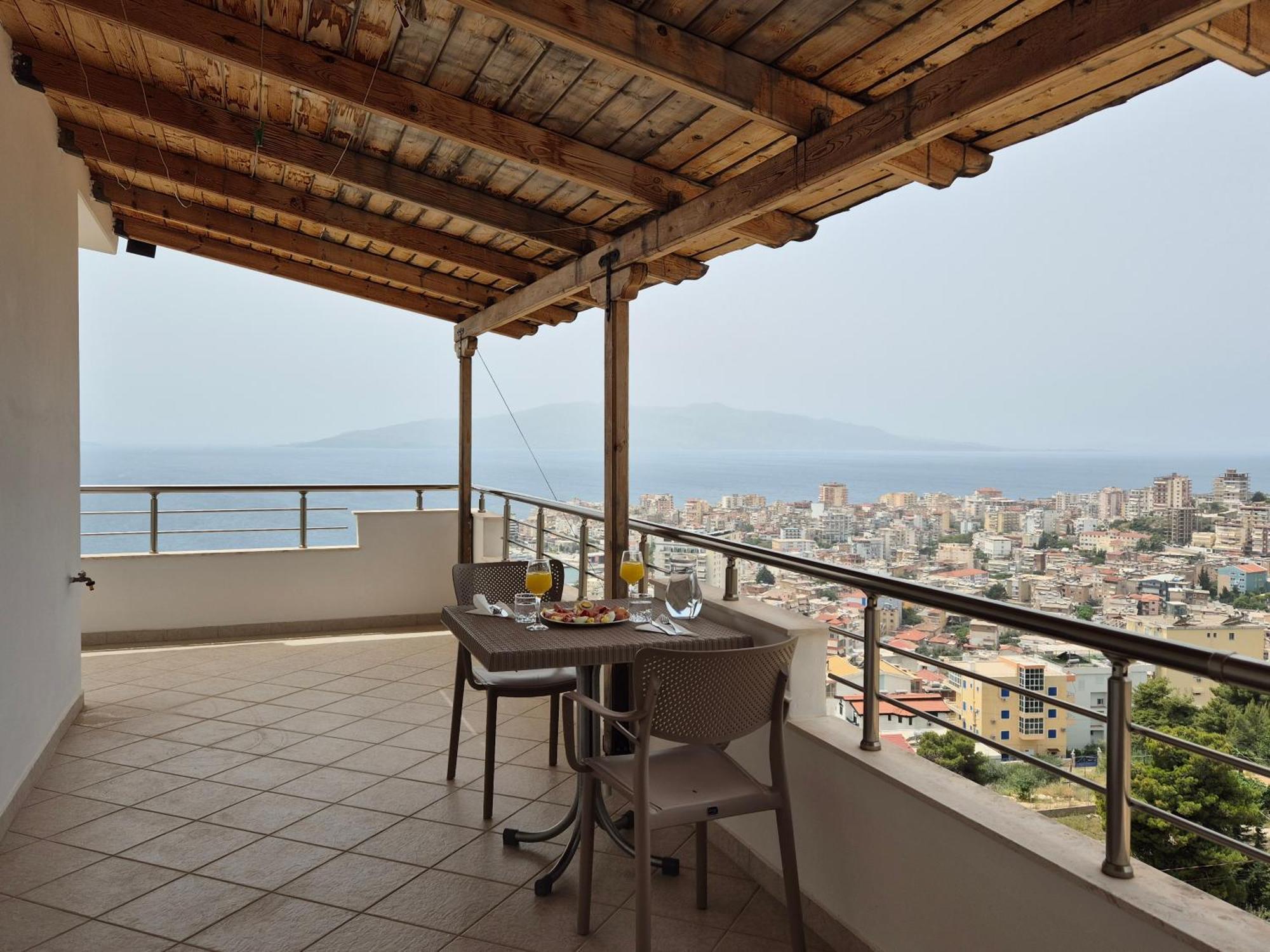 Villa Marsal Sarandë Exteriör bild