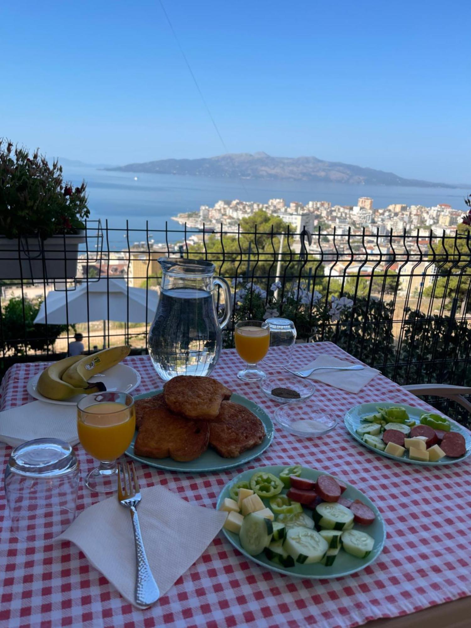 Villa Marsal Sarandë Exteriör bild
